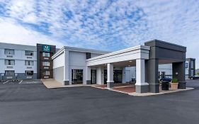 Mainstay Suites Lexington I-75